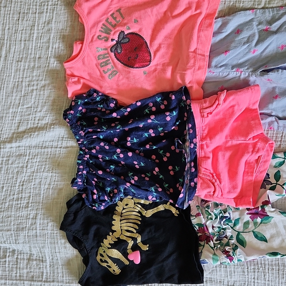 Girl's mix and match everyday wear - Picture 2 of 4